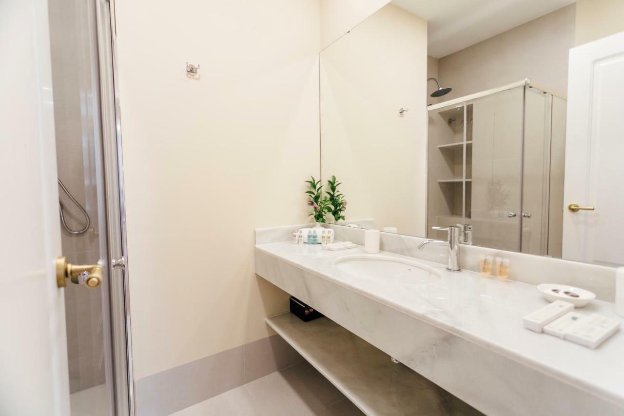 Stylish And Wide- 3Bdr 3Bth- Los Remedios Seville Exterior photo